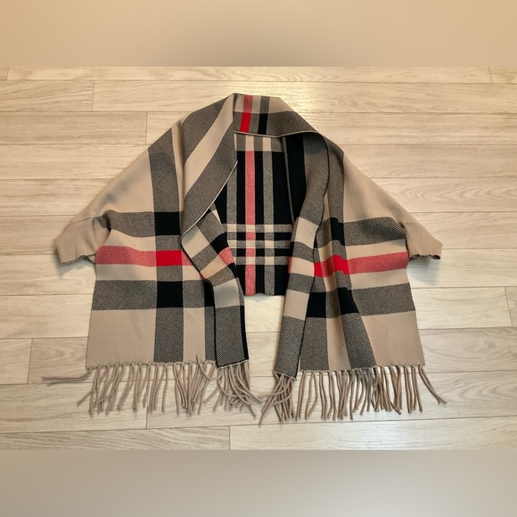 Chic Plaid Fringe Shawl/Poncho - Picture 4 of 6